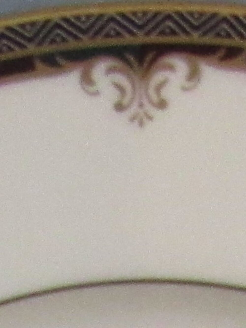Noritake Lady Quentin, 4730, 8.25" Salad Plate Gold Gilt Trim L624
